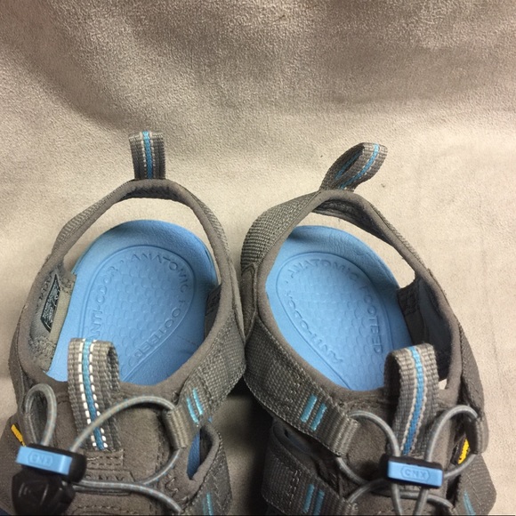 Subscribe today Offering the comfortable fit of sneakers but with lots more ventilation, the KEEN Moxie sandals are the perfect compromise for hot-weather outdoor adventures. Available at REI, % Satisfaction Guaranteed.