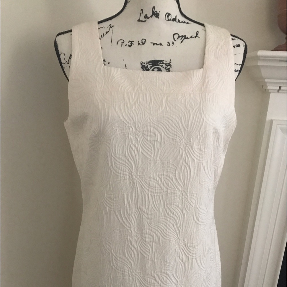 NWT Cream sleeveless dress