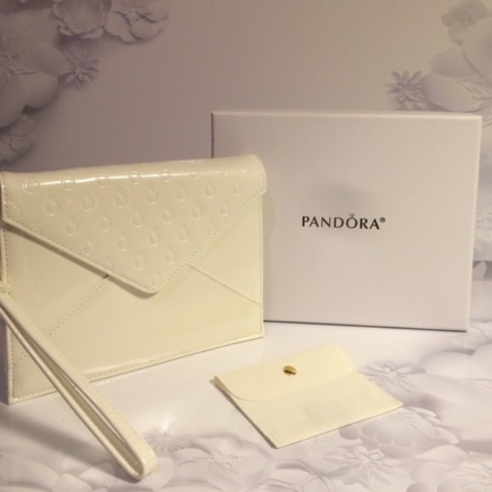 Pandora Clutch