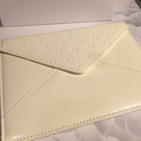 Pandora Clutch - Picture 2 of 4