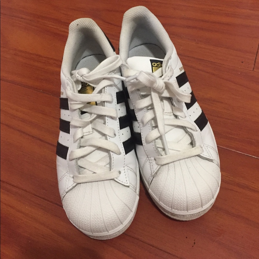 Adidas superstars