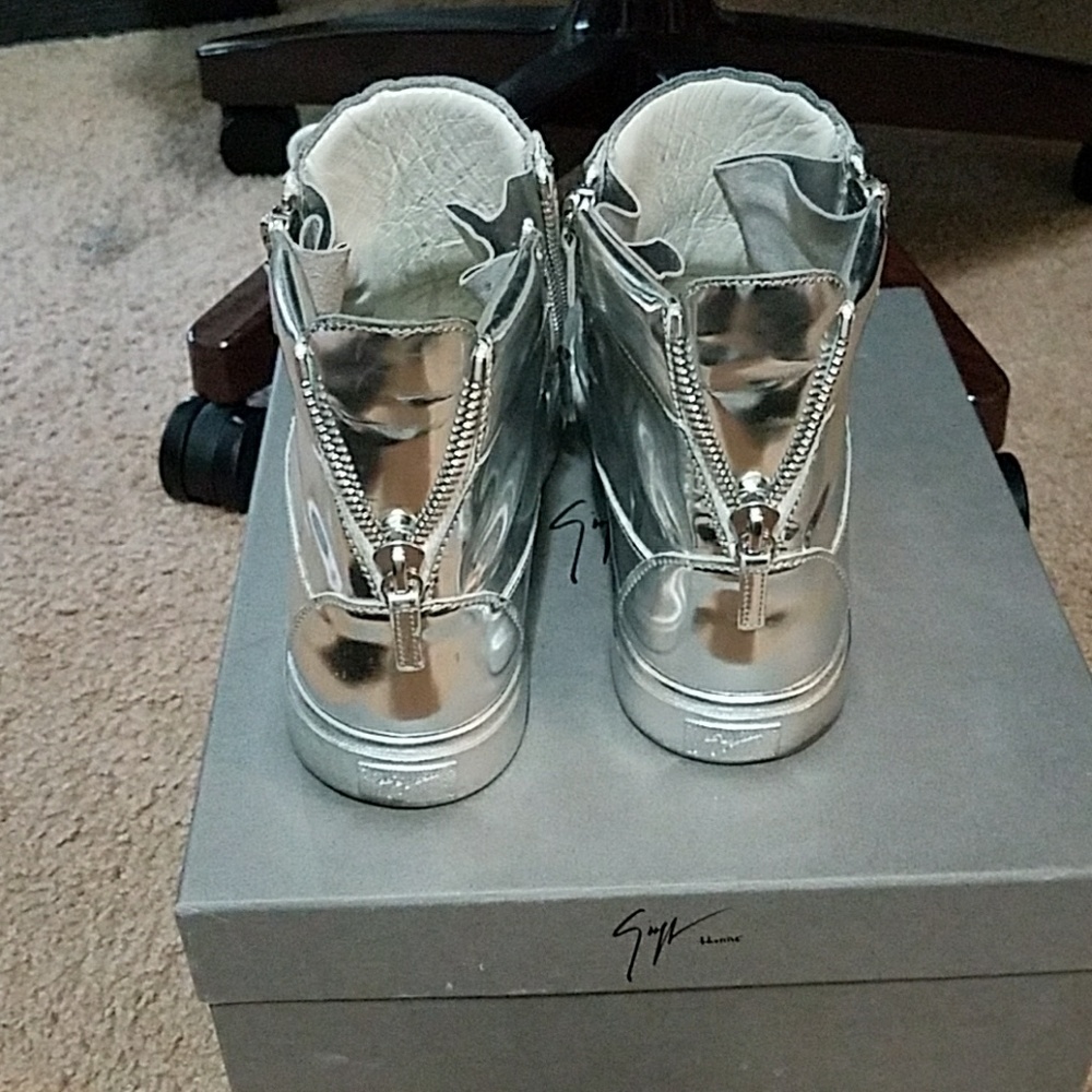 Aithentic Men Giuseppe Zanotti Shoe - Picture 4 of 4