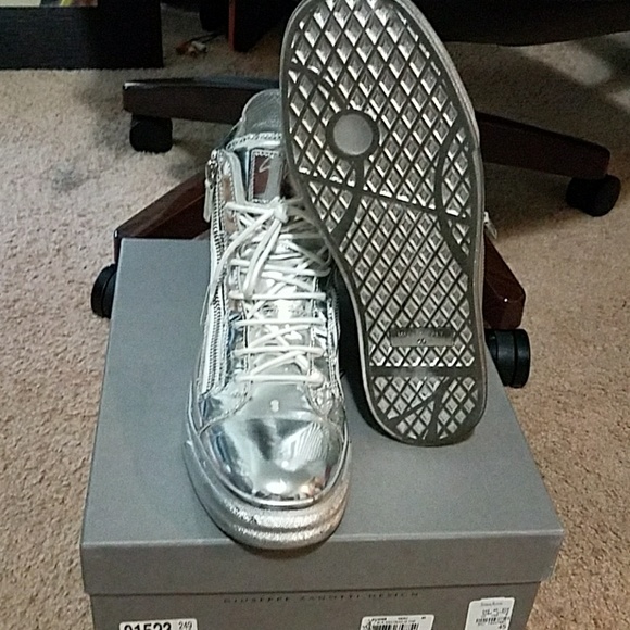 Aithentic Men Giuseppe Zanotti Shoe - Picture 2 of 4