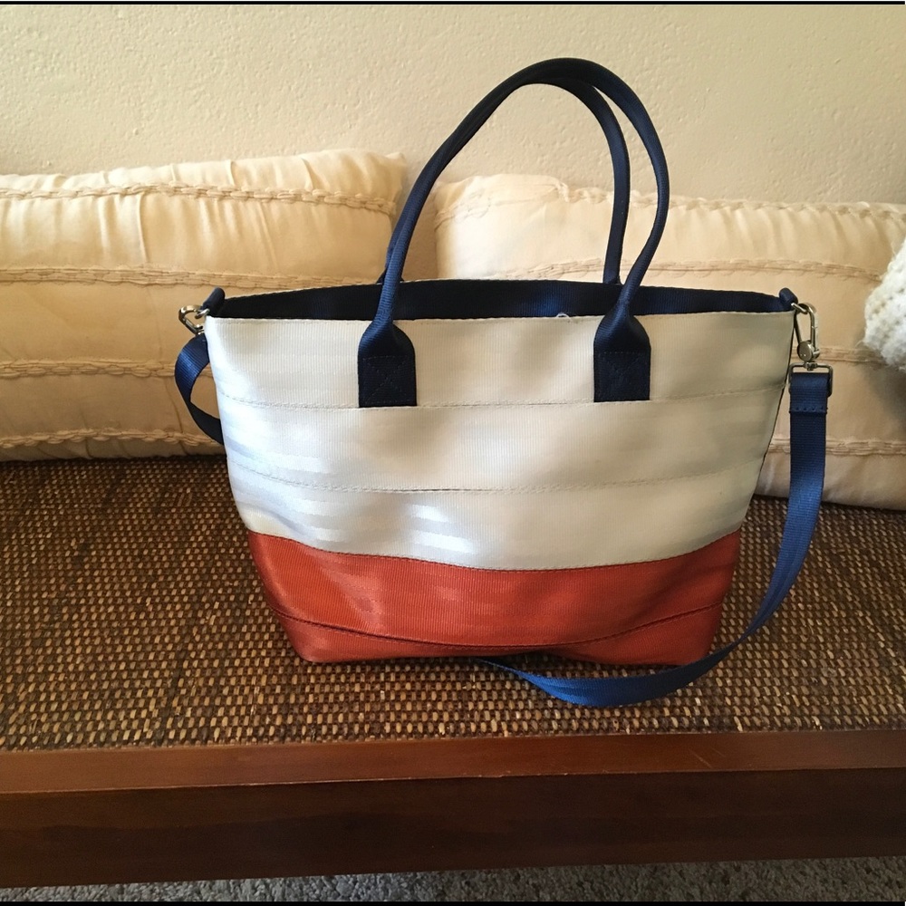 Harvey's Original Seatbelt bag streamline tote