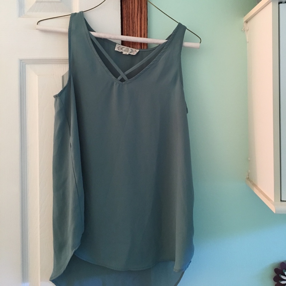teal tank top