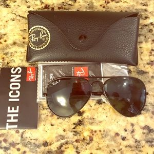Brand new RAY BAN CLASSIC AVIATOR Polarized