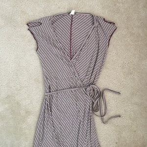 JCrew 🎪 Chevron stripe wrap dress