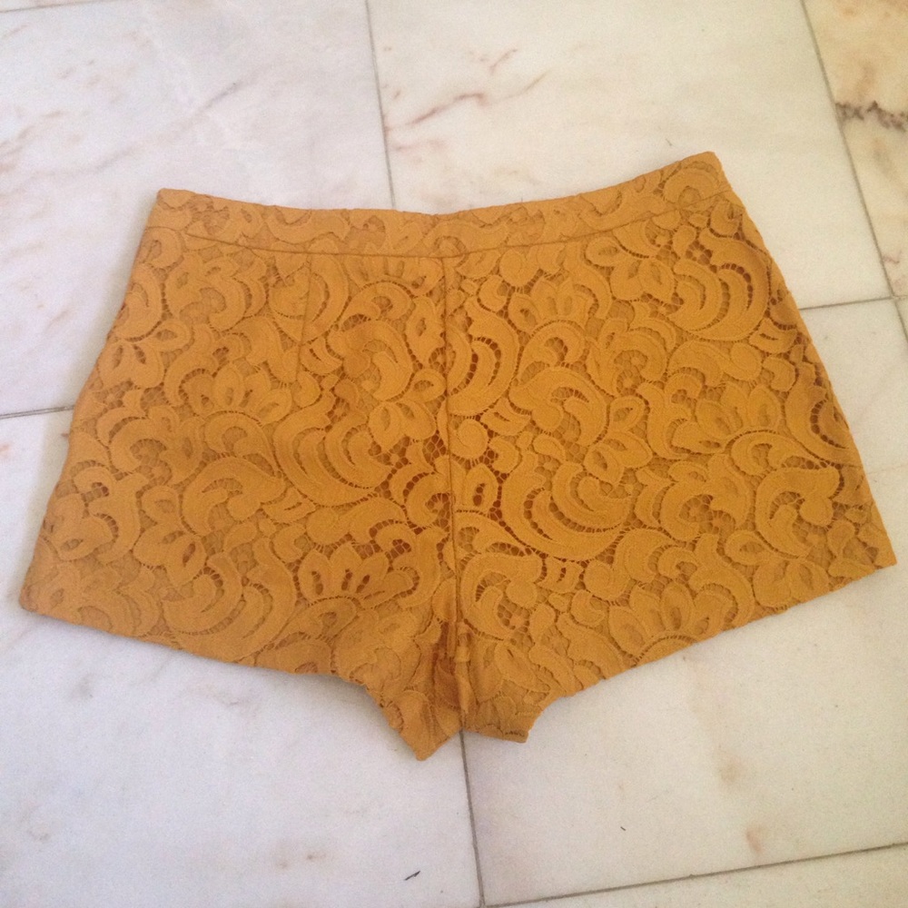 Forever 21 marigold lace shorts - Picture 4 of 4