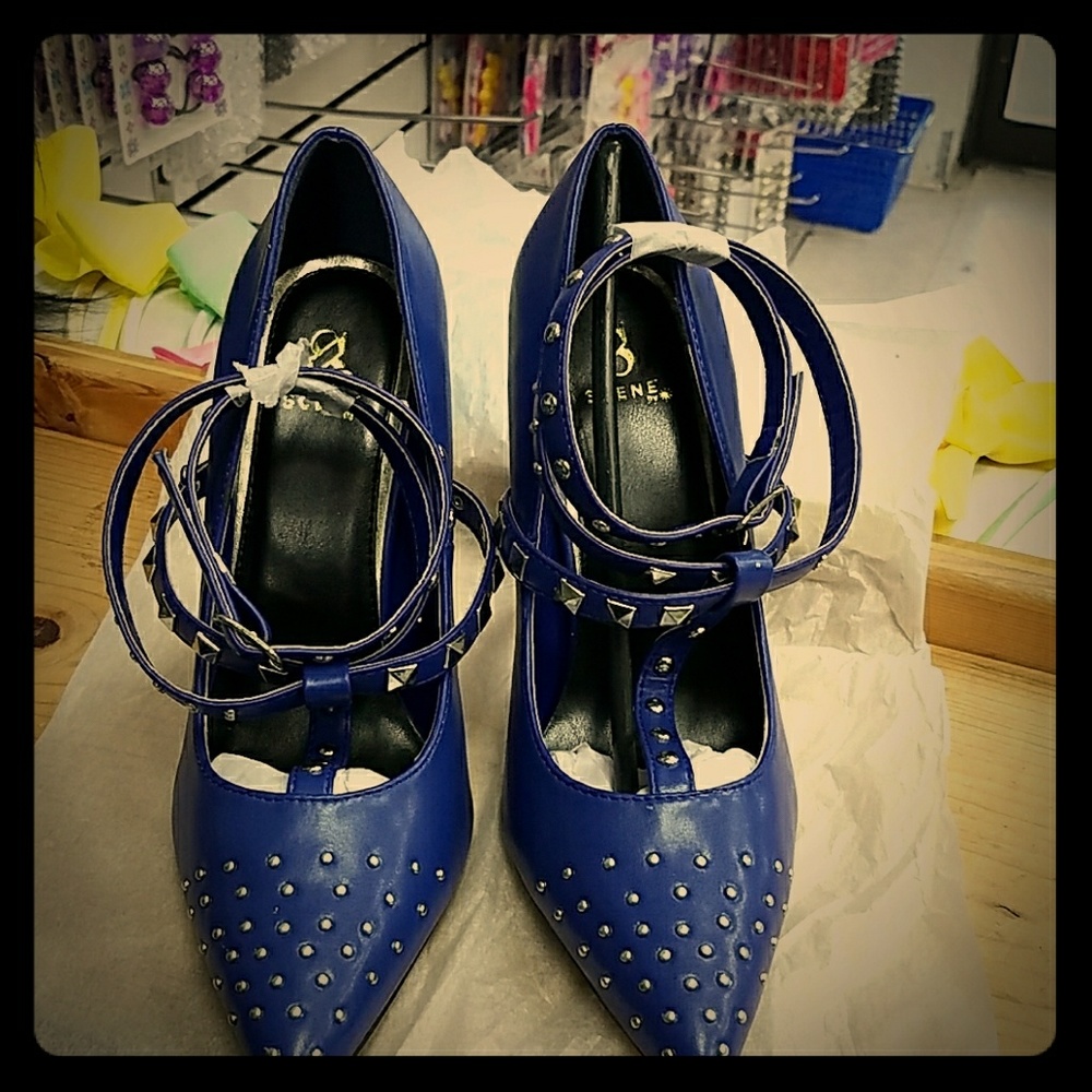 New blue dazzled pumps