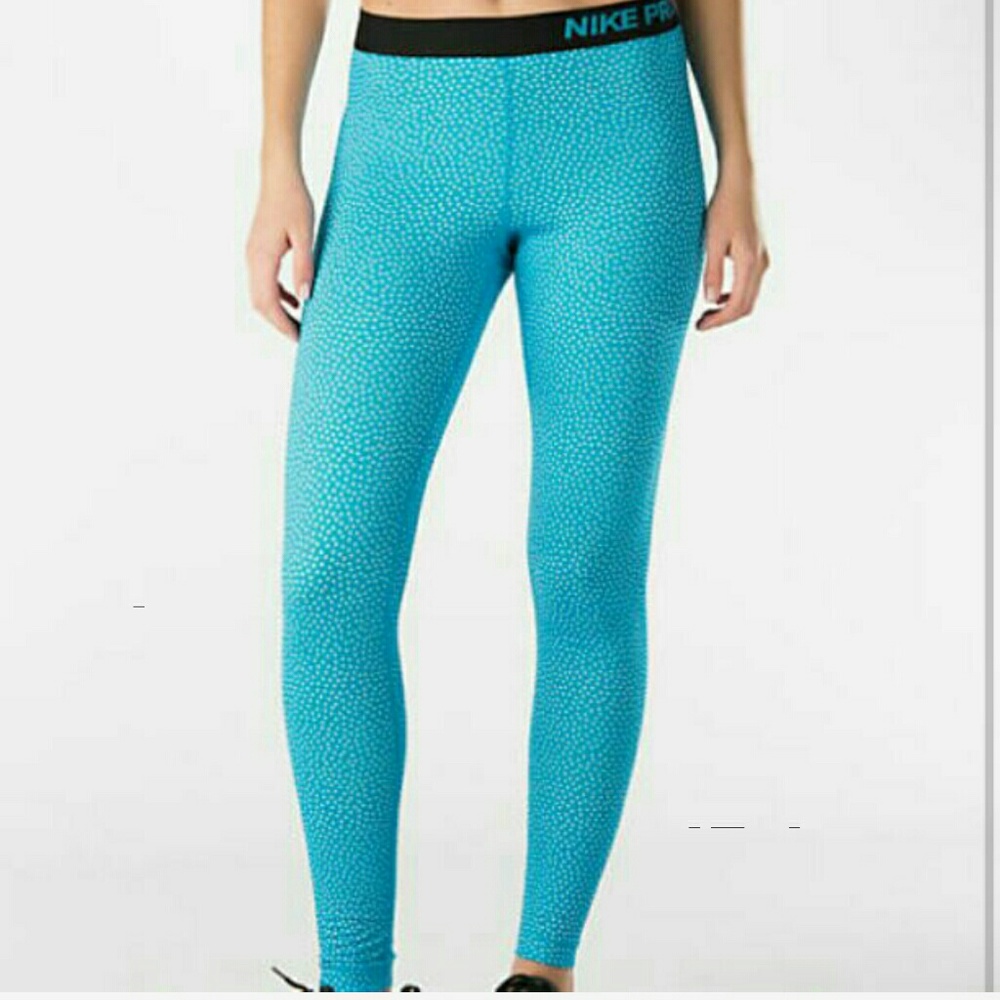 $$NWT$$ - NIKE PRO HYPERWARM POLKA DOT TIGHTS