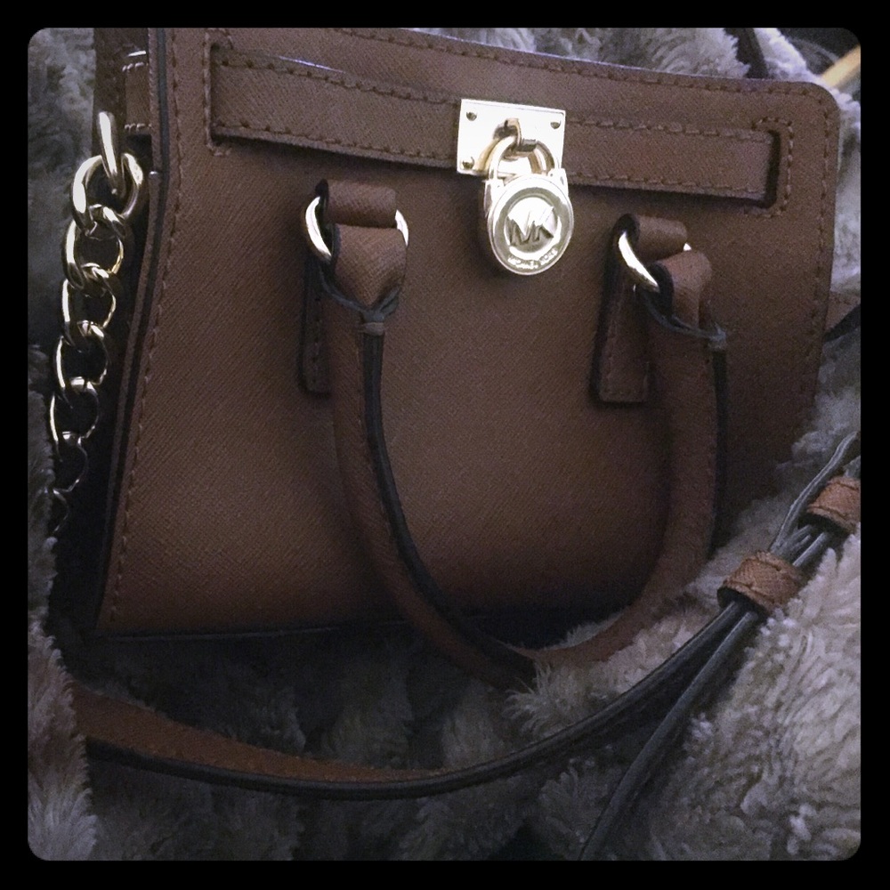SOLD SOLD SOLD!! Michael Kors Hamilton Crossbody