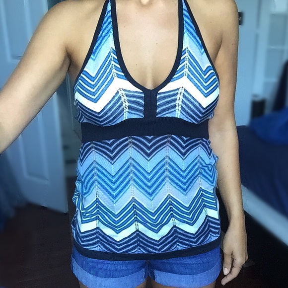 BCBG Maxazria Blue Zigzag Knit Halter Top Medium - Picture 2 of 5