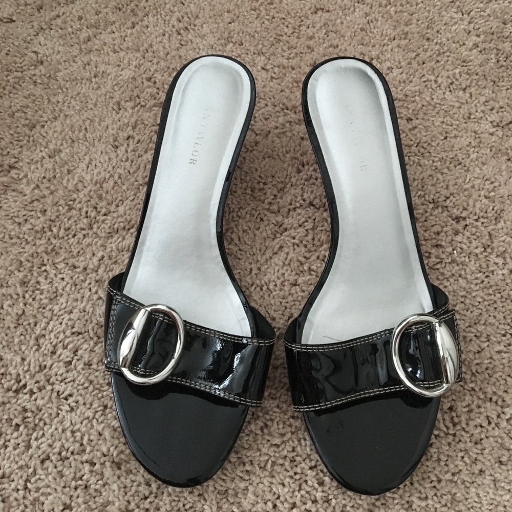 Ann Taylor slide sandals