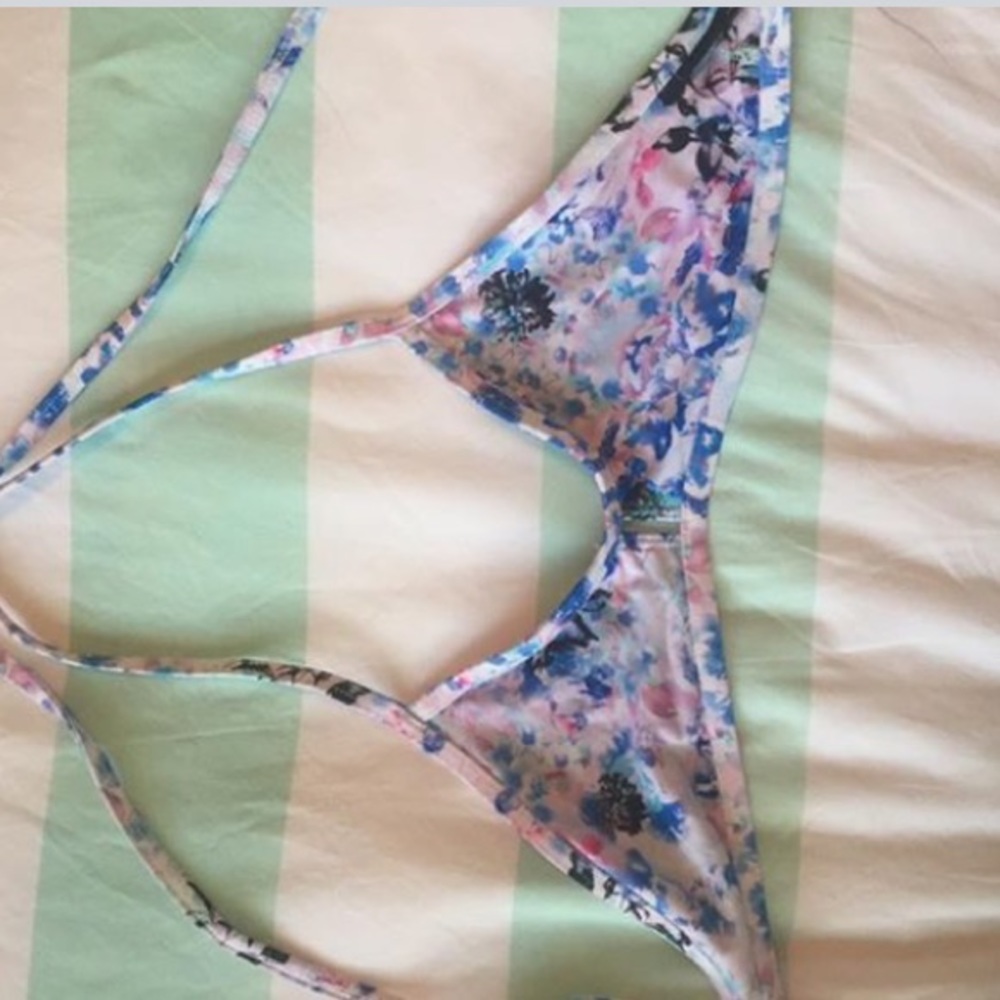 Jolyn multi flower top