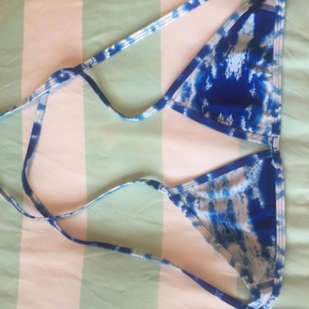 Jolyn ocean print top