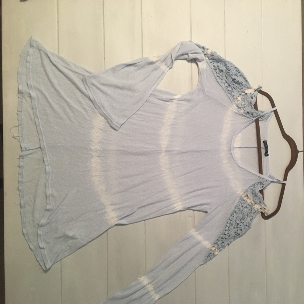 Light blue cold shoulder boutique top NWOT