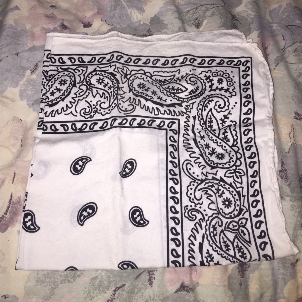 Handkerchief Lot - Picture 2 of 4