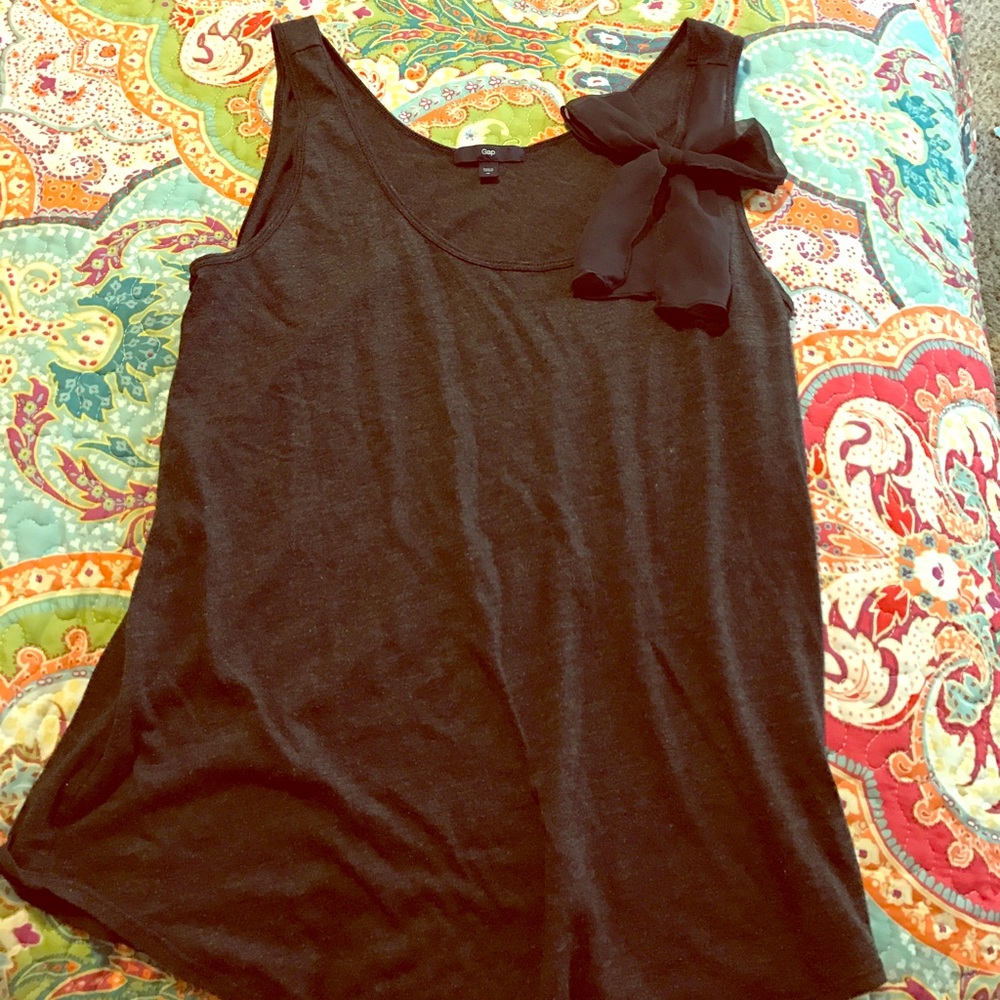 Tank top with bow