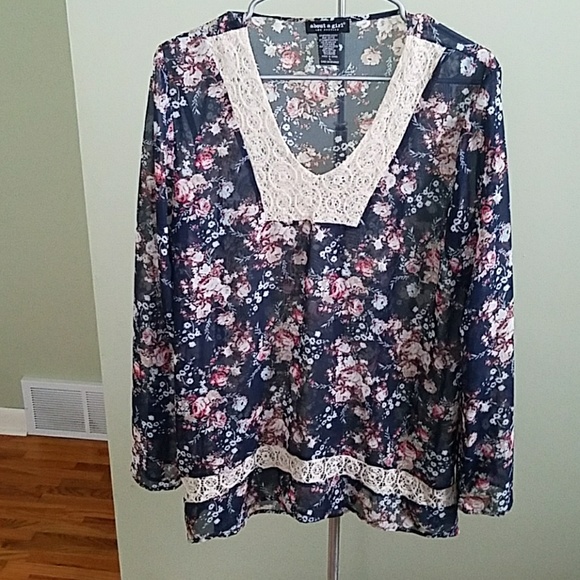 Sheer long sleeve floral top - Picture 1 of 1