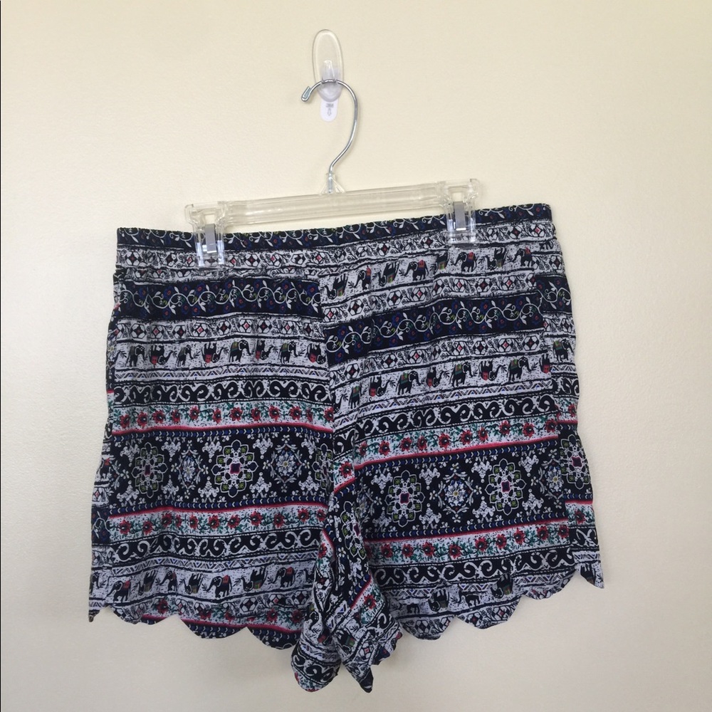 Black and white patterned scalloped shorts