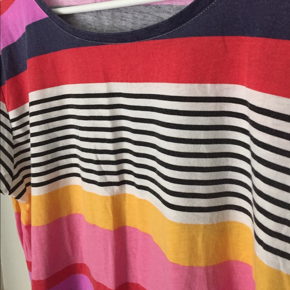 Color Block Crop Top - Picture 2 of 3