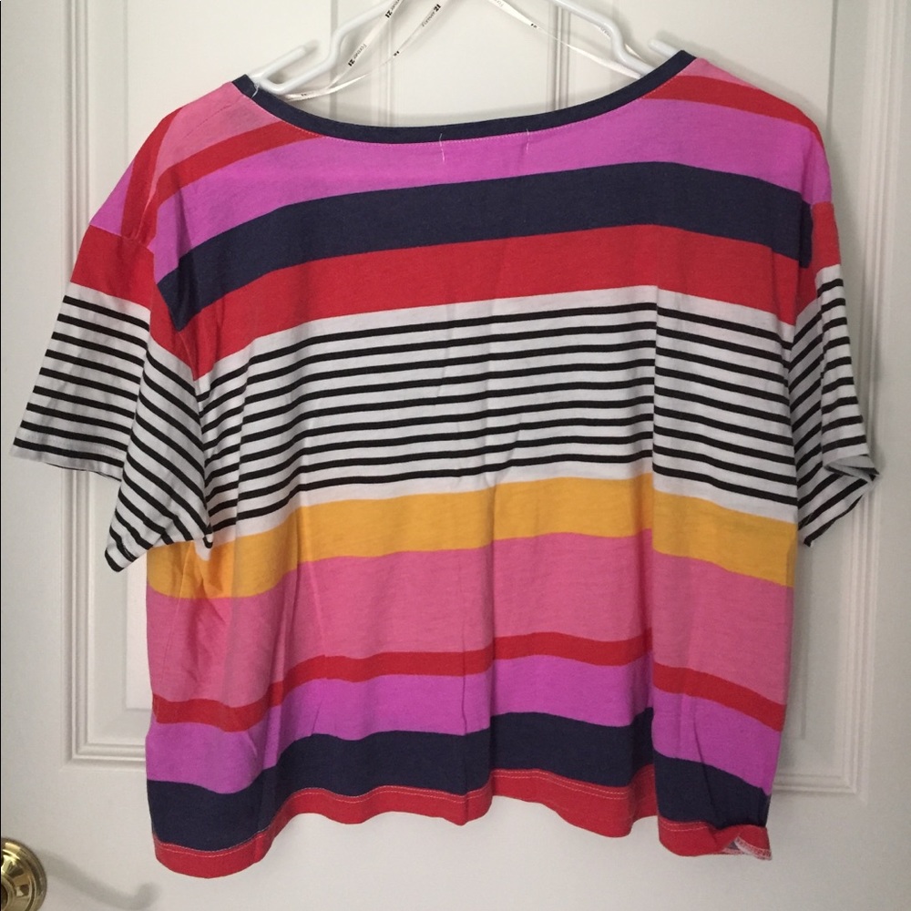 Color Block Crop Top - Picture 3 of 3