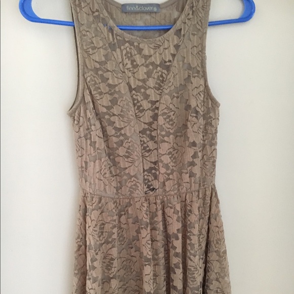 Tan lace dress - Picture 3 of 4
