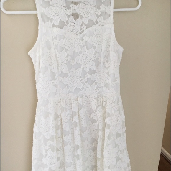 White lace dress - Picture 3 of 4