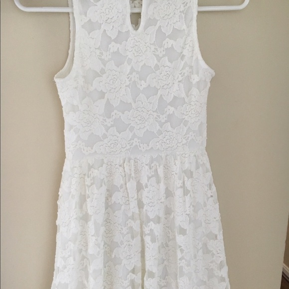 White lace dress - Picture 4 of 4