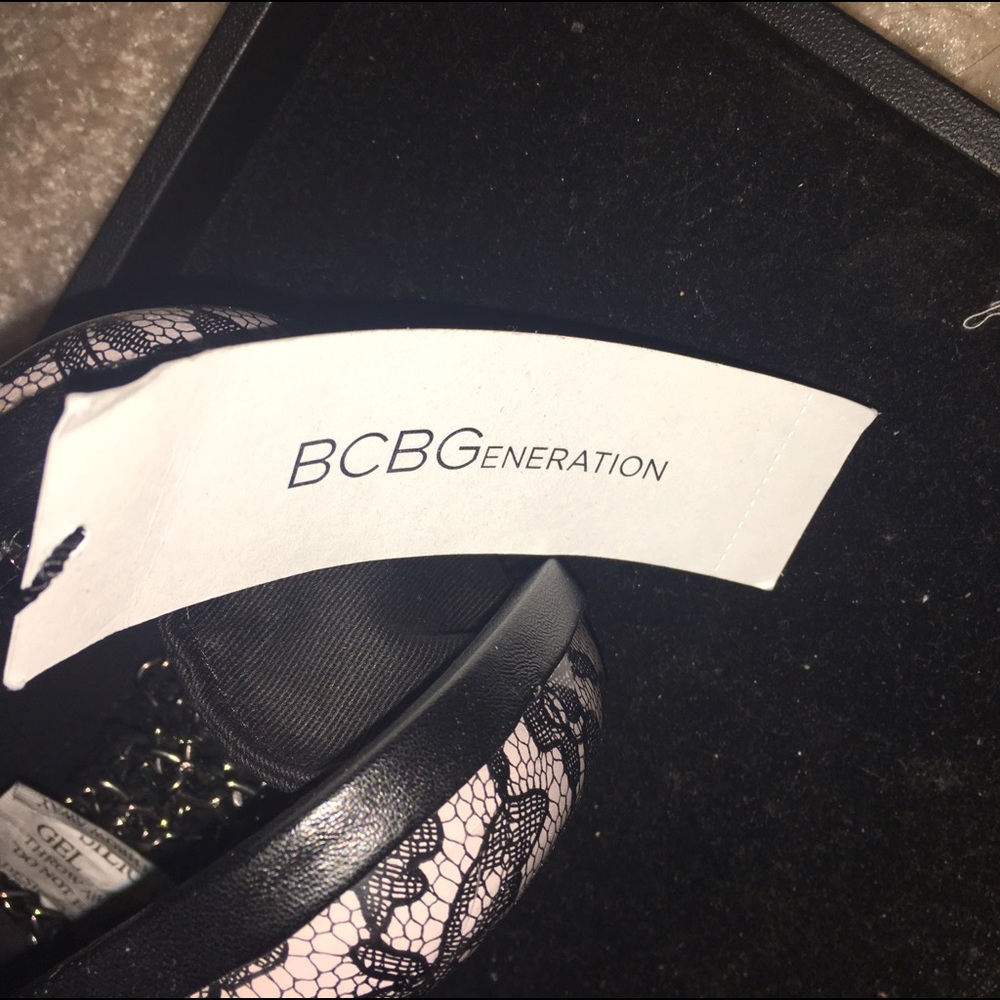 🇺🇸 SALE BCBG Generation hard shell clutch - Picture 3 of 4