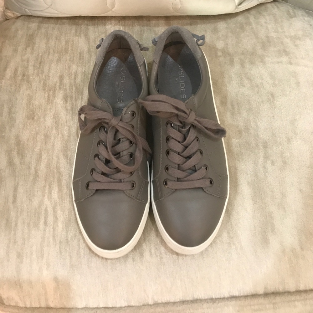 Leather sneakers