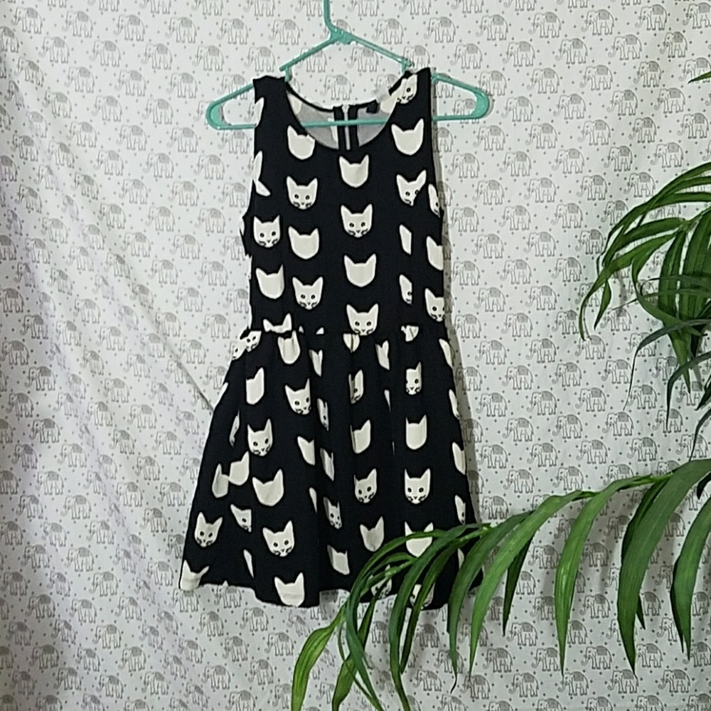 Skater dress w/ cat print