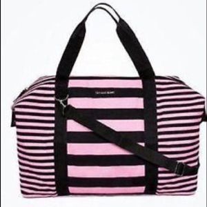 Victoria's Secret NWT weekender bag💕🖤💕🖤