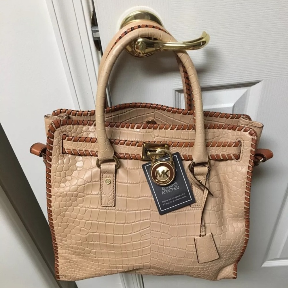 Michael kors
croc emb leather michael kors nwot