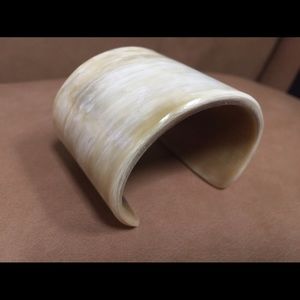 Bracelet (horn)