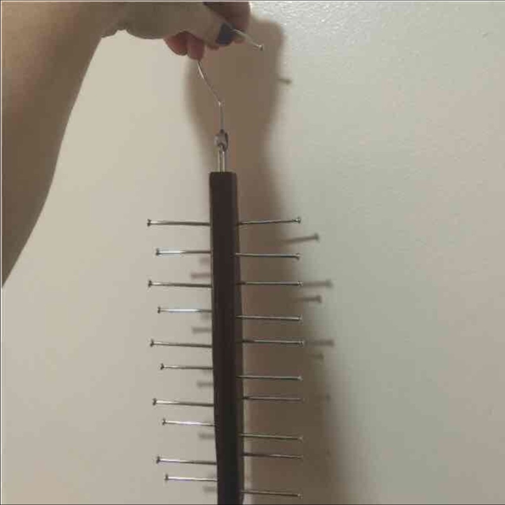 Tie hanger holds more then 20 ties