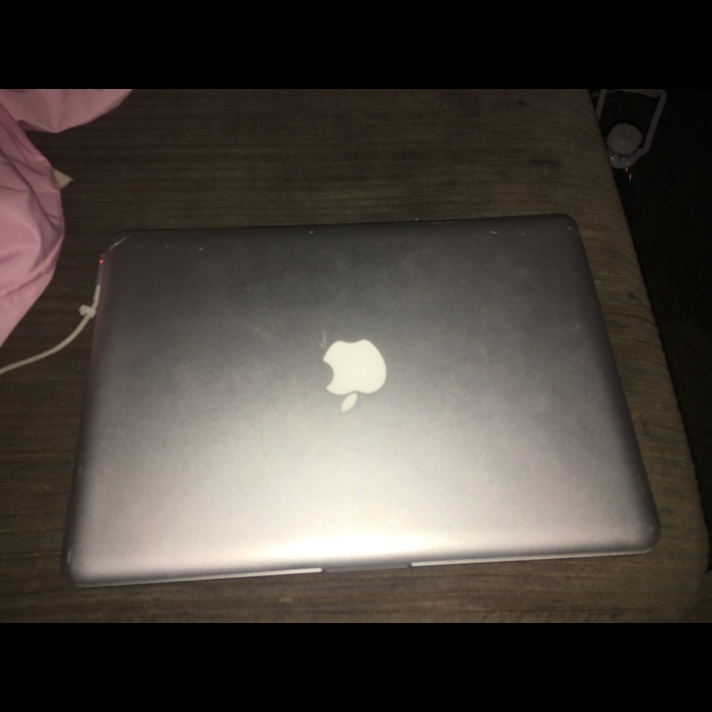 MacBook Pro - Picture 2 of 4
