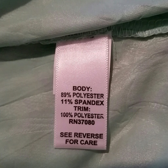 Green & Blue Top with Matching Jewelry - Picture 6 of 8