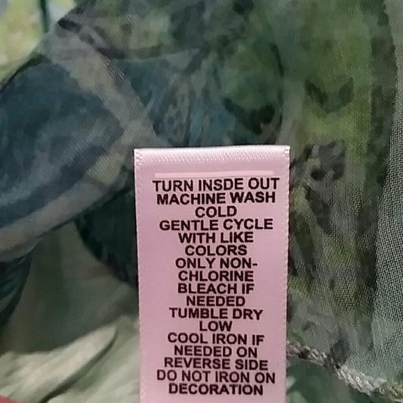 Green & Blue Top with Matching Jewelry - Picture 7 of 8