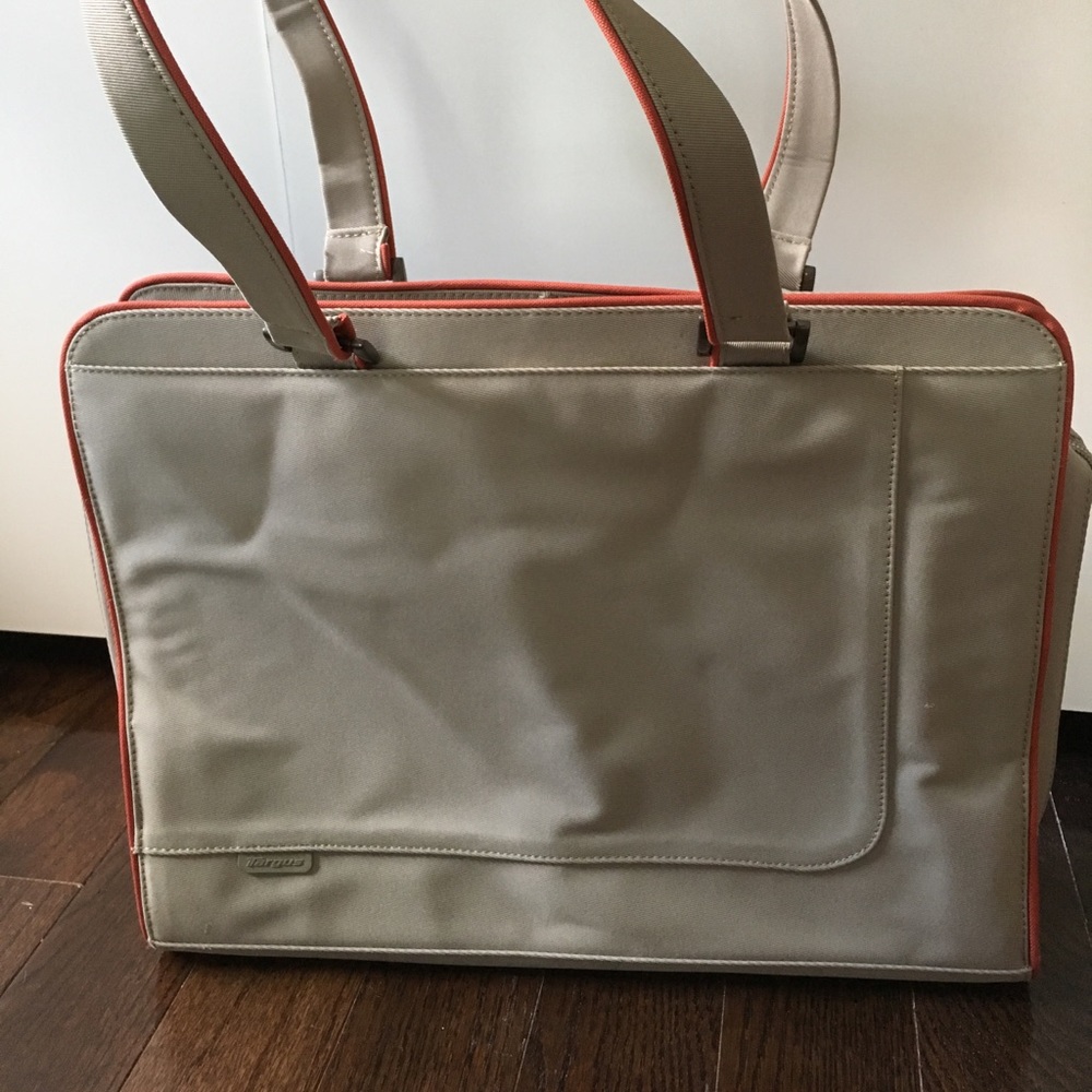 Ladies Targus Laptop & Accessory Tote Bag