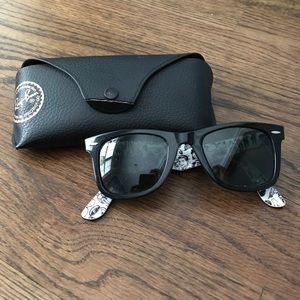 Black Wayfarer Sunglasses