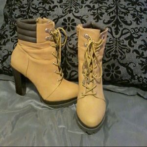 💲💲Jennifer Lopez work boot style heel NWOT!💲💲