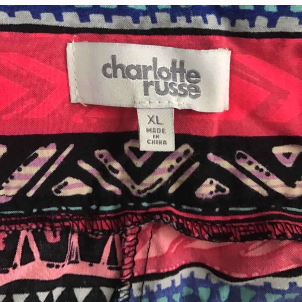 Geometric pattern shorts - Picture 5 of 5