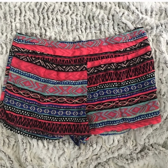 Geometric pattern shorts - Picture 4 of 5