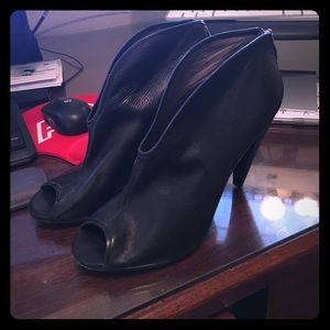 Vince Camuto booties Sz 9.5