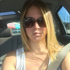 Meet your Posher, Leah