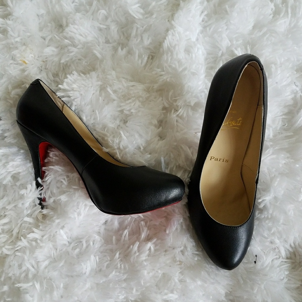 Christian Louboutin black pumps 👠