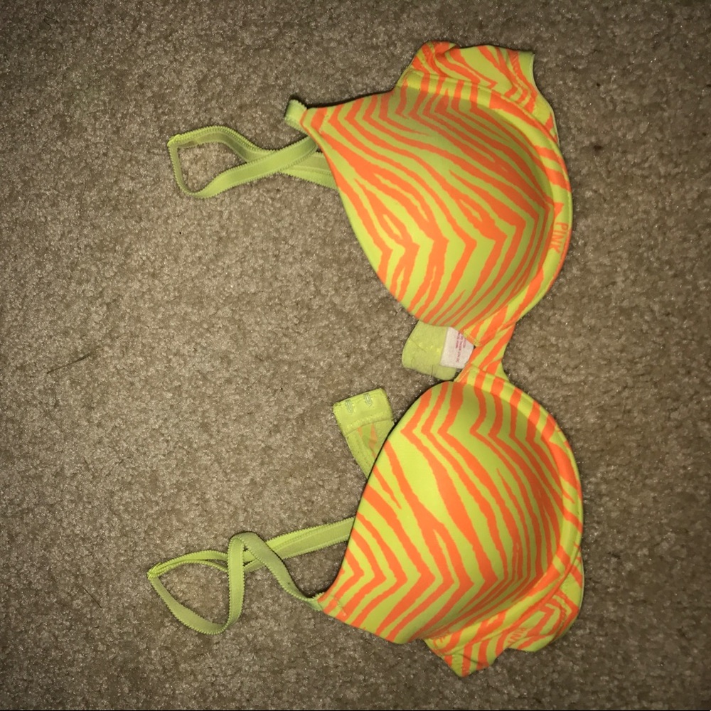 VS Pink bra