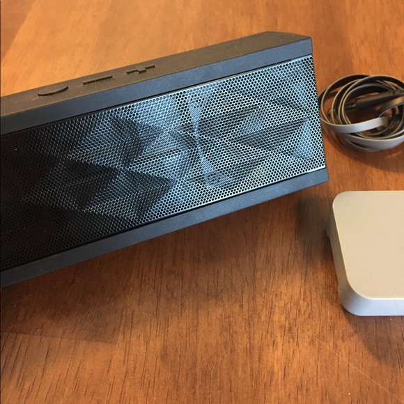 Jawbone JAMBOX Wireless Bluetooth Speaker - Picture 4 of 4