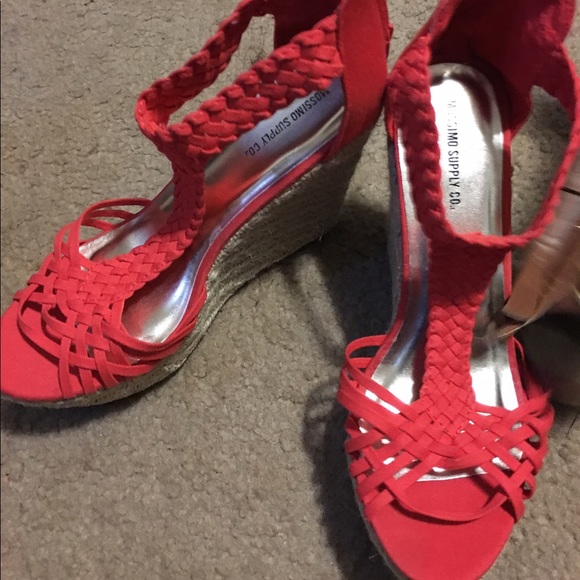 Never worn - Picture 2 of 2